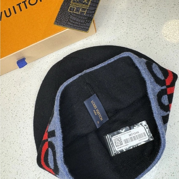 LOUIS VUITTON HAT / BEANIE - Picture 4 of 5